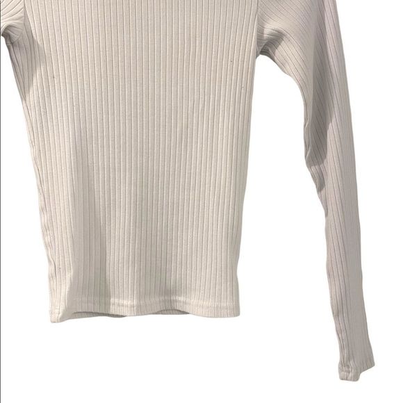 (Sold) Cotton On White Ribbed Turtle Neck Shirt, Womens XS - Picture 4 of 6